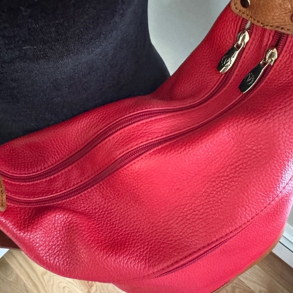 NEW VALENTINA Italy Red Tan Leather Lg Crossbody Bucket Shoulder Bag 2 top zips - Picture 5 of 14